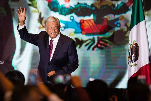ChemoPonce's tweet photo. Llegará el tiempo cuando mis nietos me muestren su libro de historia, y dirán,quien fue Andrés Manuel López Obrador? Fue ,es y será el mejor presidente de toda la historia,les diré con orgullo:Yo junto con millones de héroes,participamos en la transformación de este país. https://t.co/y2iAOdMrdy