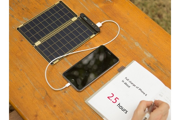 gadgetdotcom's tweet photo. Solar Paper, The World's Thinnest Solar Charger - https://t.co/xL6Ui13iH4 #CoolGadgets https://t.co/6pMn97opde