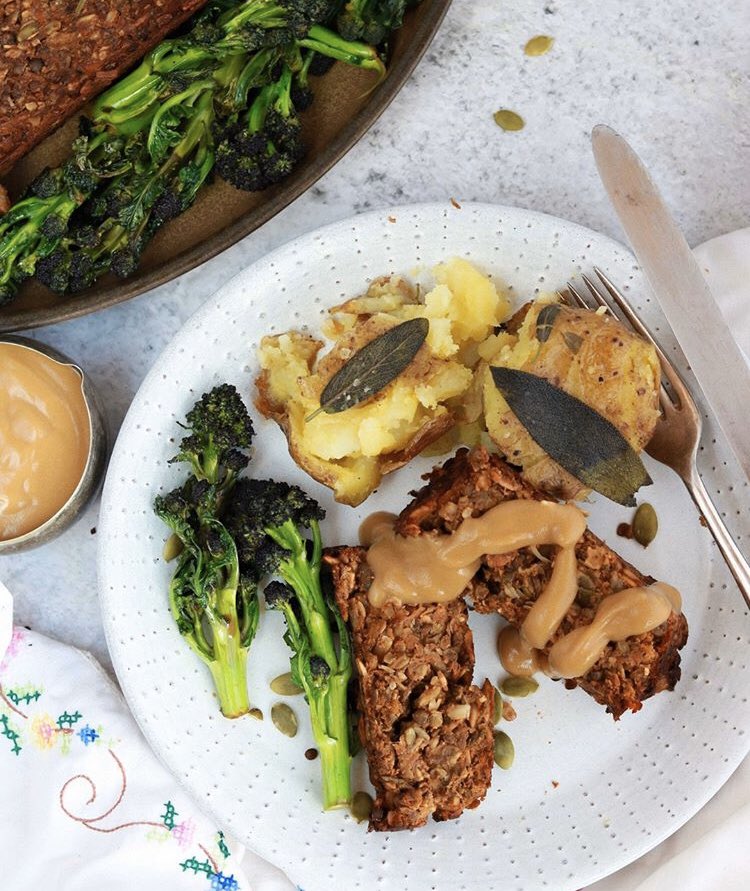 energisethrive's tweet photo. What did you have for Sunday roast? I made our lentil and seed nutless roast (great for nut allergy sufferers) 😊 #ontheblog
https://t.co/lzd6OULaMI
#veganroast #vegancentrepiece #nutroast #roastpotatoes #nutfree #nutallergy #veganproteinsource #vegannutroast #healthyvegan https://t.co/gxYl4PHhHj