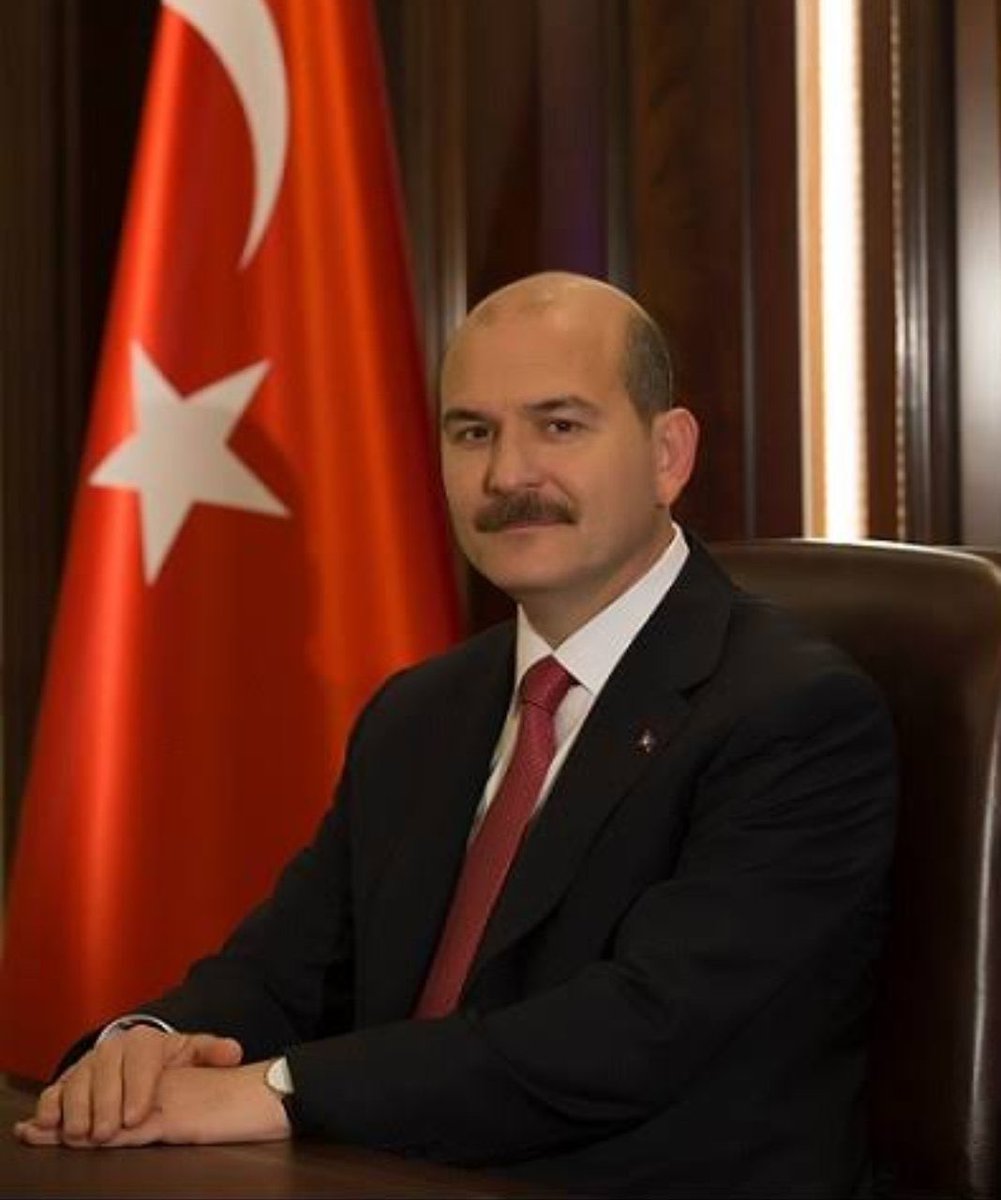 Süleyman Soylu derhal ivedilikle görevine dönmeli.

Aylardır bütün rezilliği yaptığı halde görevinde çivi gibi çakılı kalan Ekrem İmamoğlu dururken ne diye Soylu istifa ediyor.

Bu istifayı tanımıyoruz <a href="/suleymansoylu/">Süleyman Soylu</a> lütfen görevinizin başına dönün..#SuleymanSoyluYalnızDeğildir
