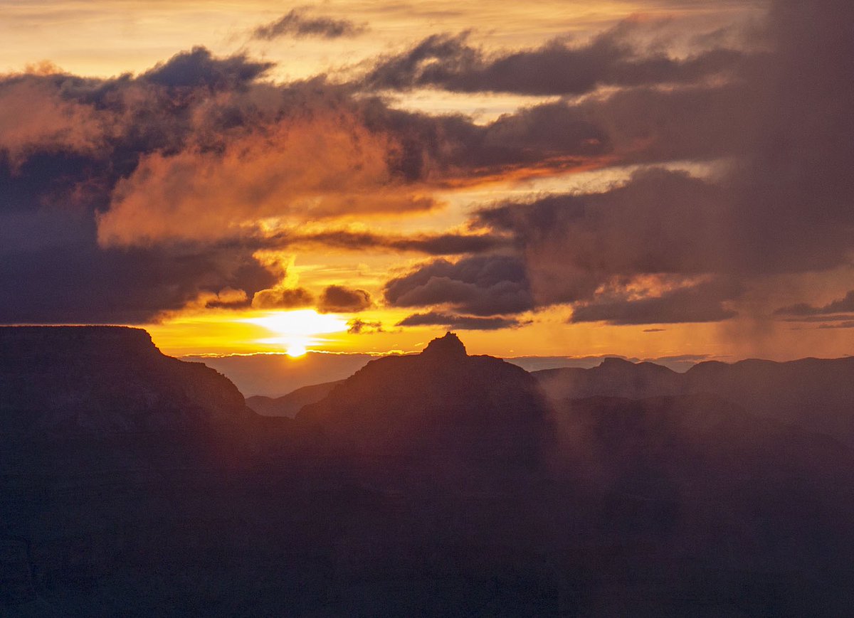 GrandCanyonNPS's tweet photo. Sunrise and Sunset Times for 2021?   Where are the best views? 
https://t.co/u0fsBSeusw #GrandCanyon #Arizona #Sunset #Sunrise #AZWX https://t.co/r6EvPIy1HE