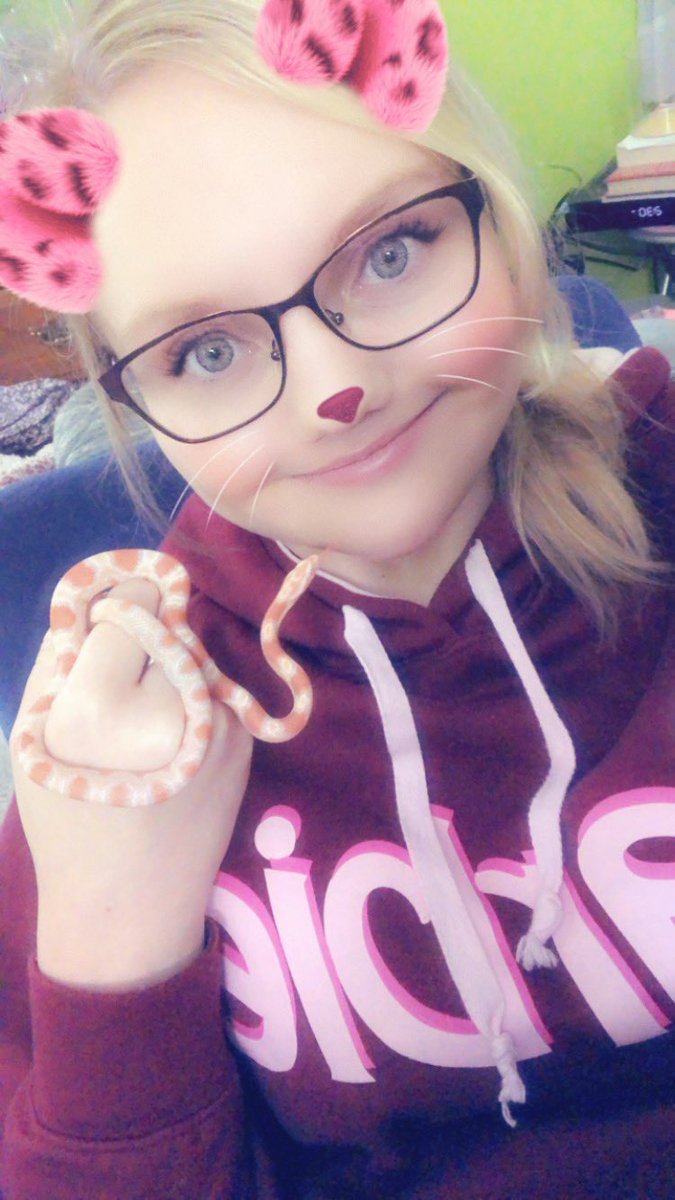 CharmedOnes03's tweet photo. Happy Easter from Pam 🐍💗 and I ! #HappyEaster2020 #mysnake https://t.co/vocmTeyyLC