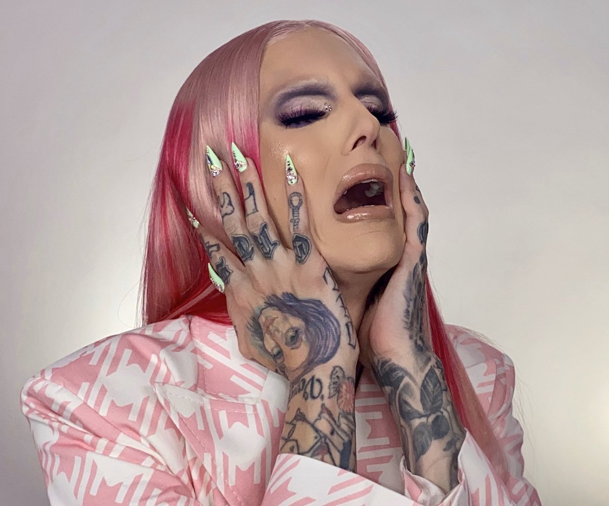 outrightalex's tweet photo. jeffree star thinking about the dahvie vanity investigation &amp; how he’s eventually gonna have to speak up https://t.co/TZGql3AJzu