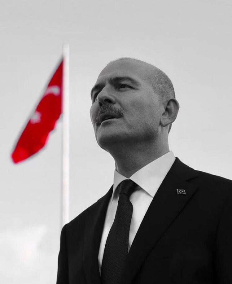 Süleyman Soylu'yu seven ve şahsına inanan biri olarak, bu ülkenin bir ferdi olarak olarak üzerime düşeni yapıyorum. Milletin sesi olmak istiyor, #İstafayıKabulEtmiyoruz diyorum. #SuleymanSoyluYalnızDeğildir