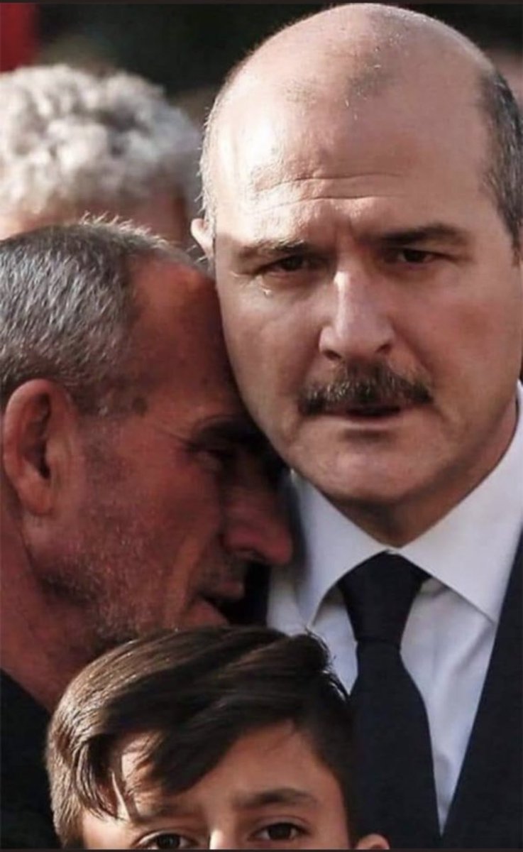 #istifayıkabuletmiyoruz
Milletine sordun mu? <a href="/suleymansoylu/">Süleyman Soylu</a> 
Sen istifa edecek en son bakansın. Vatan hainlerini güldürüp bizi ağlatma🇹🇷🇹🇷🇹🇷