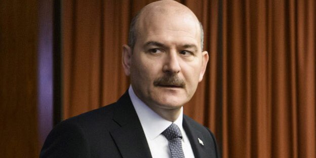 busracaglaar's tweet photo. Ülkede onca soysuz  varken Süleyman Soylu istifa edemez. 
 #istifanikabuletmiyoruzSOYLU https://t.co/rCnvBHSdLQ
