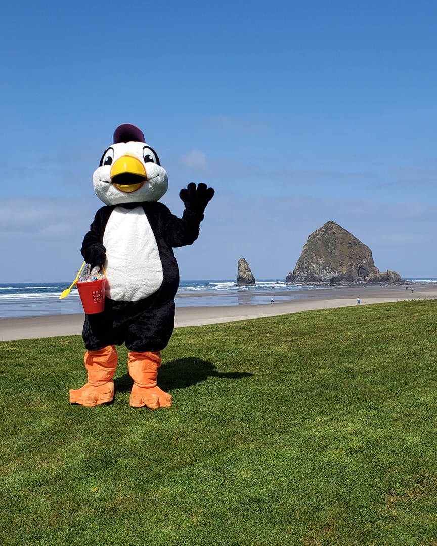 The Easter Bunny had too much chocolate this morning, so he called his buddy Taffy the Puffin, town mascot of #CannonBeach, to go out to Haystack Rock to wish everyone a #HappyEaster!