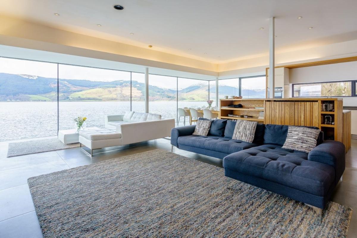 ScottishSun's tweet photo. The Nest house can be rented for £3k a night – look inside the stunning pad

https://t.co/bqmguQmDXn https://t.co/dNf47Nf2mL