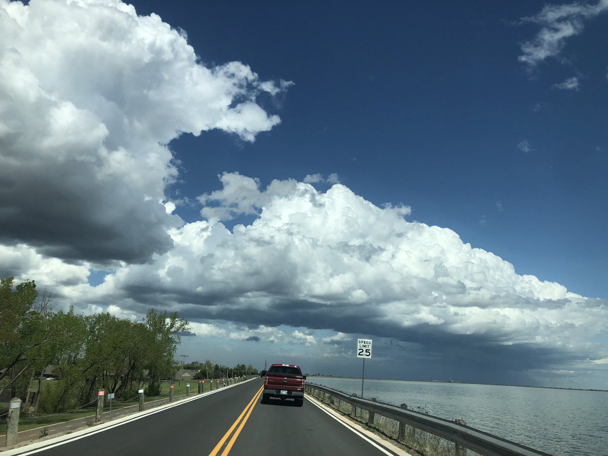sarah_etc's tweet photo. @BobVanDillen I love springtime in Oklahoma. https://t.co/61ffnW4Poo