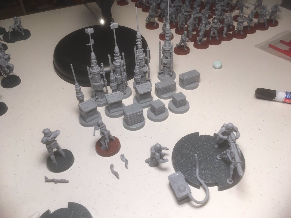 RemassogsRealm's tweet photo. Managed to get some #rebels as well as #prioritysupplies built also. Assembly of #starwarslegion @fantasyflightgames #disney . #rebelarmy #rebeltroopers #tabletopgames #boardgames #miniatures #sciencefiction #wargames #dicerolling #variableplayerpowers #starwars https://t.co/Ut6kE9pmtO