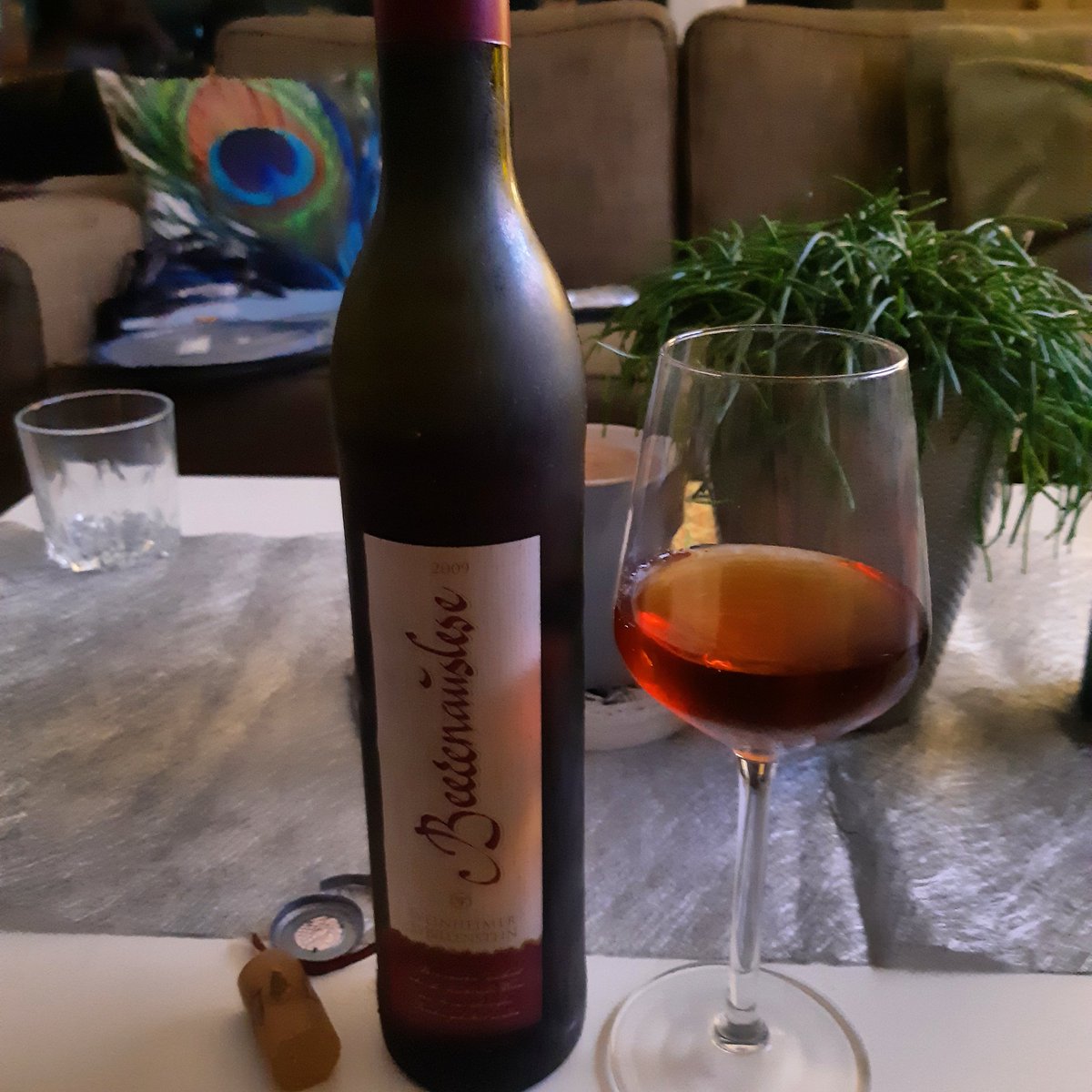 Nog een heerlijk flesje gevonden in mijn wijn voorraad. Echt gruwelijk lekker. #Beerenauslese, #dessertwijn.