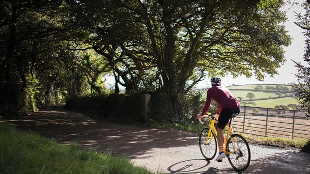 cyclist's tweet photo. What is an acceptable distance and duration to ride during the Covid-19 crisis? https://t.co/h7kNvIB3K9 https://t.co/BlIdVI4ZAZ