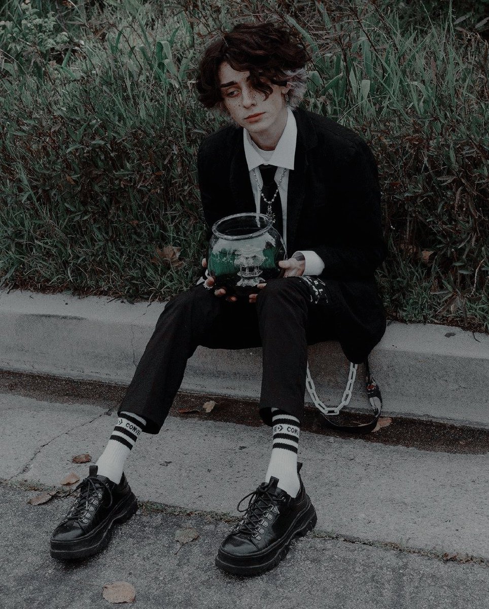 outcfsync's tweet image. ㅤ        𝙍𝙄𝙑𝙀𝙍 𝘽𝙀𝙉𝙅𝘼𝙈𝙄𝙉.´-

❛ 𝘈𝘯𝘥 𝘪𝘧 𝘐 𝘥𝘪𝘦 𝘵𝘦𝘭𝘭 𝘮𝘺 𝘮𝘶𝘮𝘮𝘢 𝘵𝘩𝘢𝘵
                 𝘐 𝘥𝘪𝘦𝘥 𝘭𝘪𝘬𝘦 𝘢 𝙧𝙤𝙘𝙠𝙨𝙩𝙖𝙧. ❜

      ⥇ ʙʀɪᴛɪsʜ.
        ╰ ɢᴜɪᴛᴀʀɪsᴛ ﹠ ᴠᴏᴄᴀʟɪsᴛ.