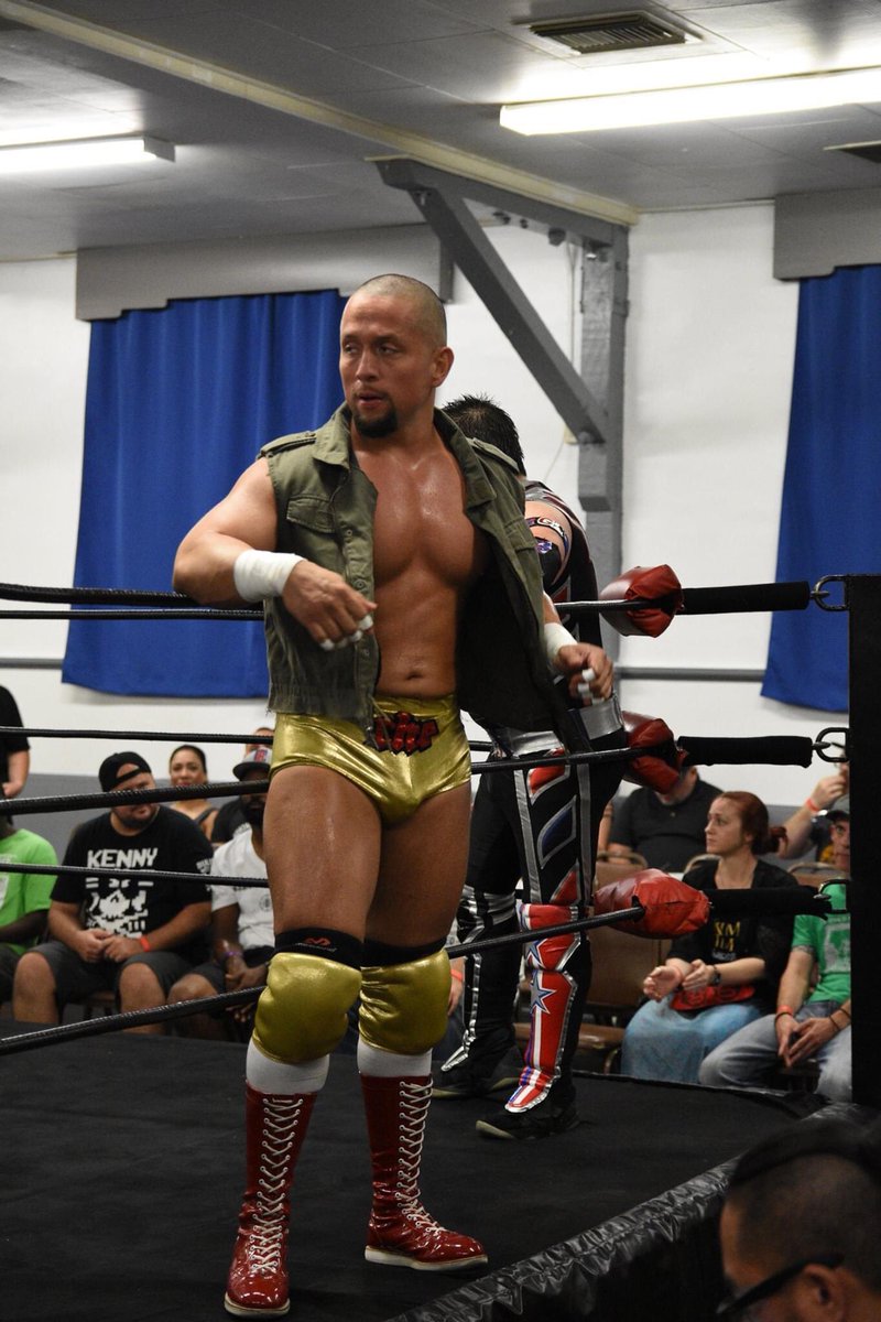 ThongWrestlers's tweet photo. #CheCabrera es un luchador que ha mejorado su cuerpo con el tiempo. Antes no usaba #calzon y por lo que se ve está más seguro de si mismo al dejar salir su #tanga en las funciones de #luchalibre 🤤
#luchadorentanga #tangadeluchador #prowtestling #prowrestler #wrestlerthong #thong https://t.co/PgM04qJRcx