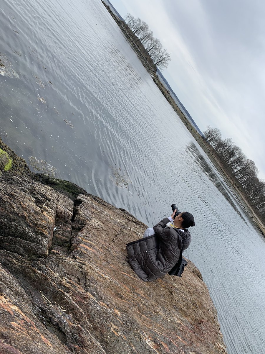  @Halessscott photographing a Horned Grebe... see that tiny dot on the water? Yeah, that’s a bird!
