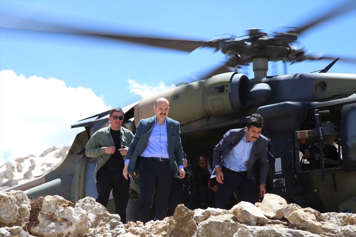 Biz halk olarak bu istifayı kabul etmiyoruz 
<a href="/RTErdogan/">Recep Tayyip Erdoğan</a> <a href="/suleymansoylu/">Süleyman Soylu</a> 
#istifanikabuletmiyoruzSOYLU