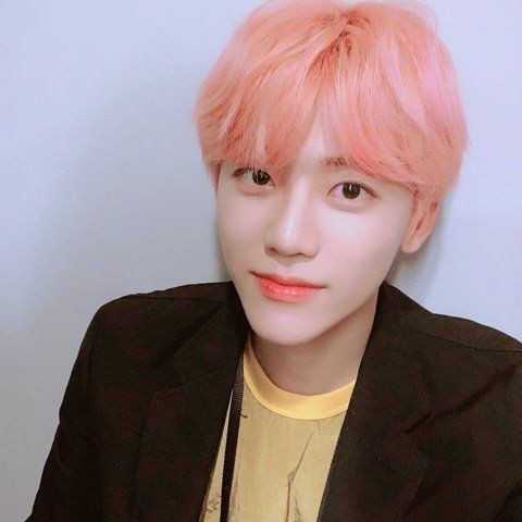 His natural hair color is pink wbk