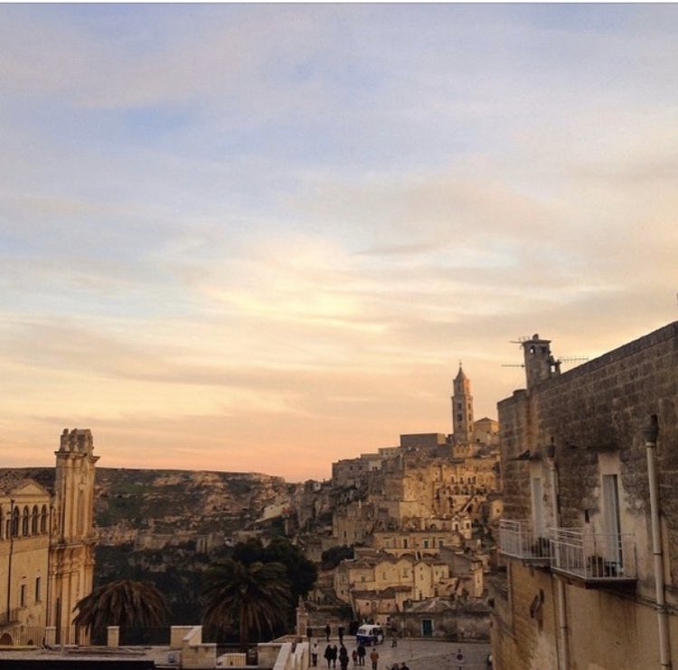 Oggi sei un miraggio ————————-
#matera #basilicata #italy #italia #sassidimatera #ig #capitaleeuropeadellacultura #travel #love #lucania #igersbasilicata #volgobasilicata #igersmatera #vivomatera #madeinitaly #follow #bari #sassi #followme 

instagram.com/p/B0vhEJMltfiC…