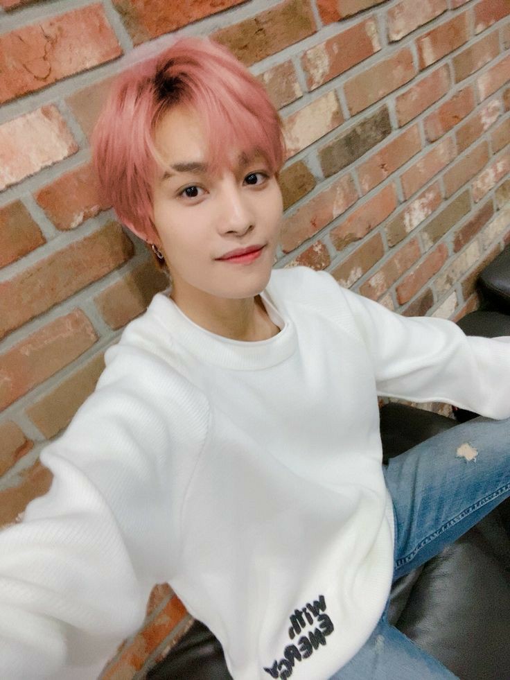 His natural hair color is pink wbk