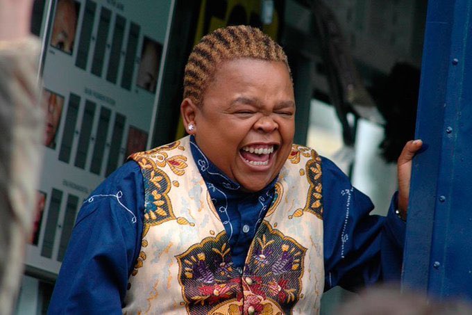 missZwanga's tweet photo. They are discussing about Lockdown under a tree at night 😂😂#Uyajola99 https://t.co/07Afo2j21a