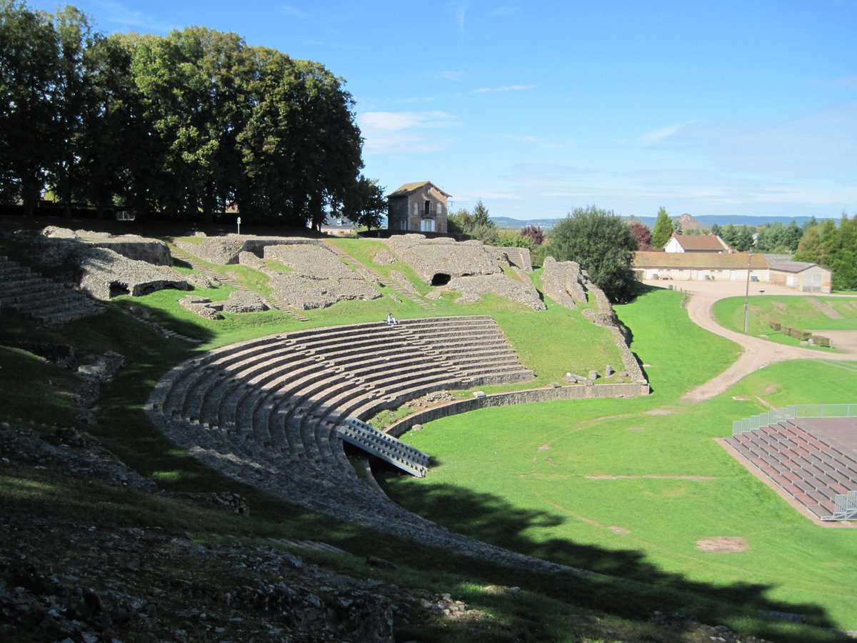 TimeTravelRome's tweet photo. 🧙♂️⚔"100 Rulers & Rebels of Rome". 📒 Day 52. #Victorinus (?-271). Praetorian prefect under Postumus, he became ruler of the Gallic Empire; he was killed by an officer whose wife he had seduced. His place: 🏛 #Autun, where he won one of his great battles after a 7-Months siege. https://t.co/YvixmqFkIk