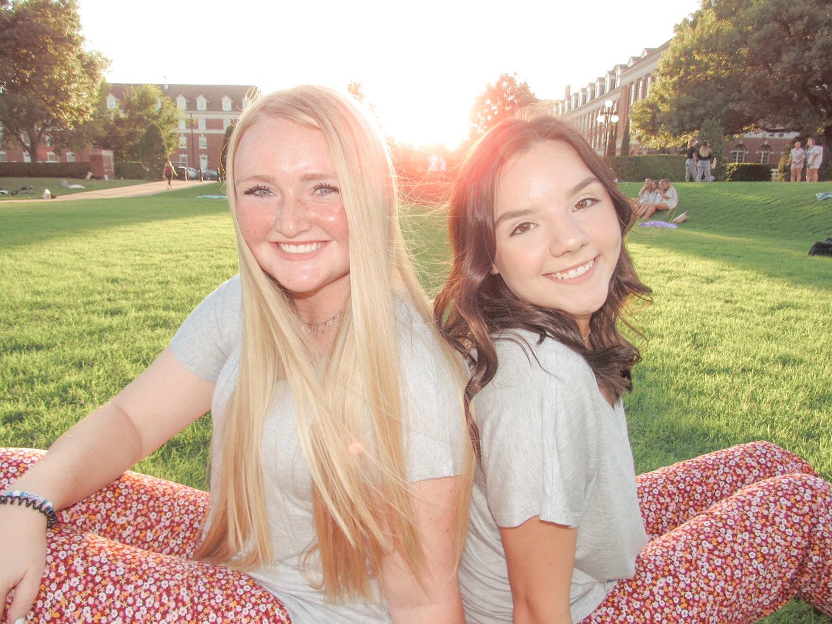 OKState_ADPi's tweet photo. Happy Easter from our families to yours! 🐣🐰🌷⭐️ #biglittle #HappyEaster https://t.co/1QAMc7enCF