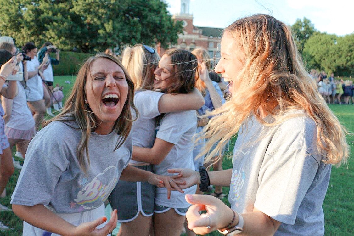 OKState_ADPi's tweet photo. Happy Easter from our families to yours! 🐣🐰🌷⭐️ #biglittle #HappyEaster https://t.co/1QAMc7enCF