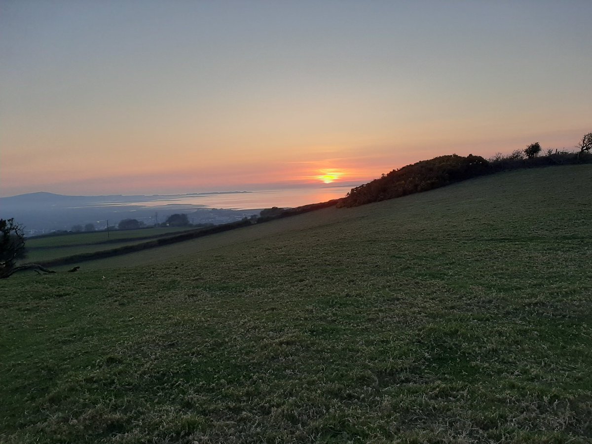 ronniexsara's tweet image. Gorgeous Gower Sunset! ❤

#Gower #penclawdd #crofty #student #musician #sunset