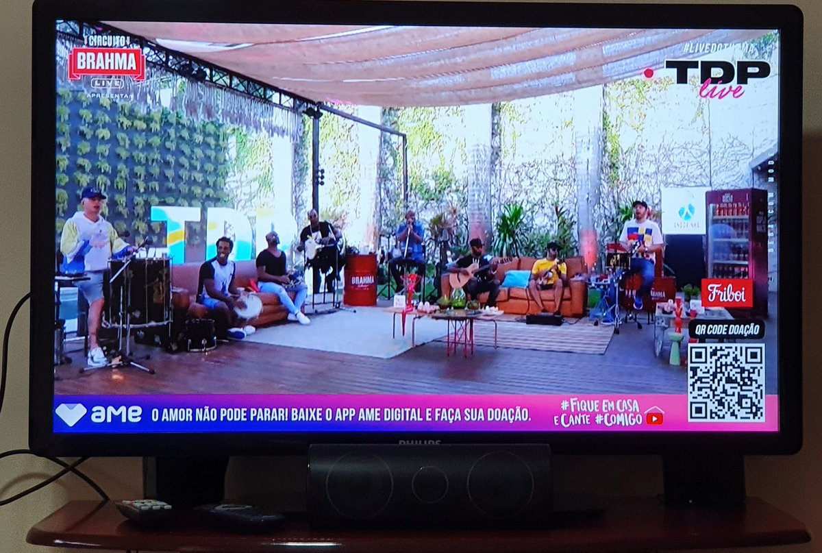 mcrists's tweet photo. @turmadopagode melhor live de todas.... https://t.co/kxPLrkhqxa