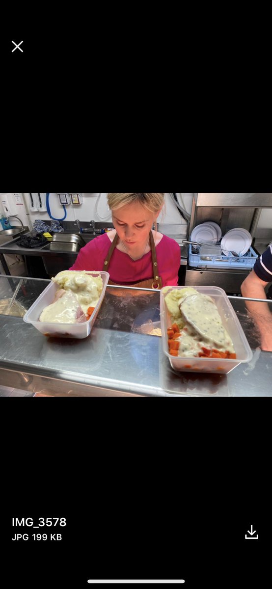 pj10mac's tweet photo. Fantastic work over Easter by Tiglin & Lighthouse serving over 300 dinners for Dublinโs homeless. We are proud to support these great volunteers during this tough time... #givingback #macgroup #tiglin https://t.co/wtFFBajkvW