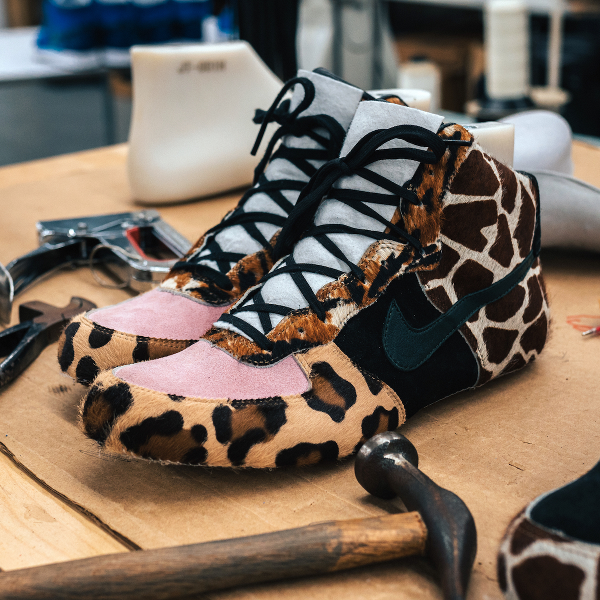 GarrixonStudio's tweet photo. Wild style. Reminiscing about our collaboration with @atmosnnyc for @complexcon. Cookin' up some more in 2020 with them. #GarrixonStudio #AtmosNYC #CustomSneakers https://t.co/K5Kz2pXBYh