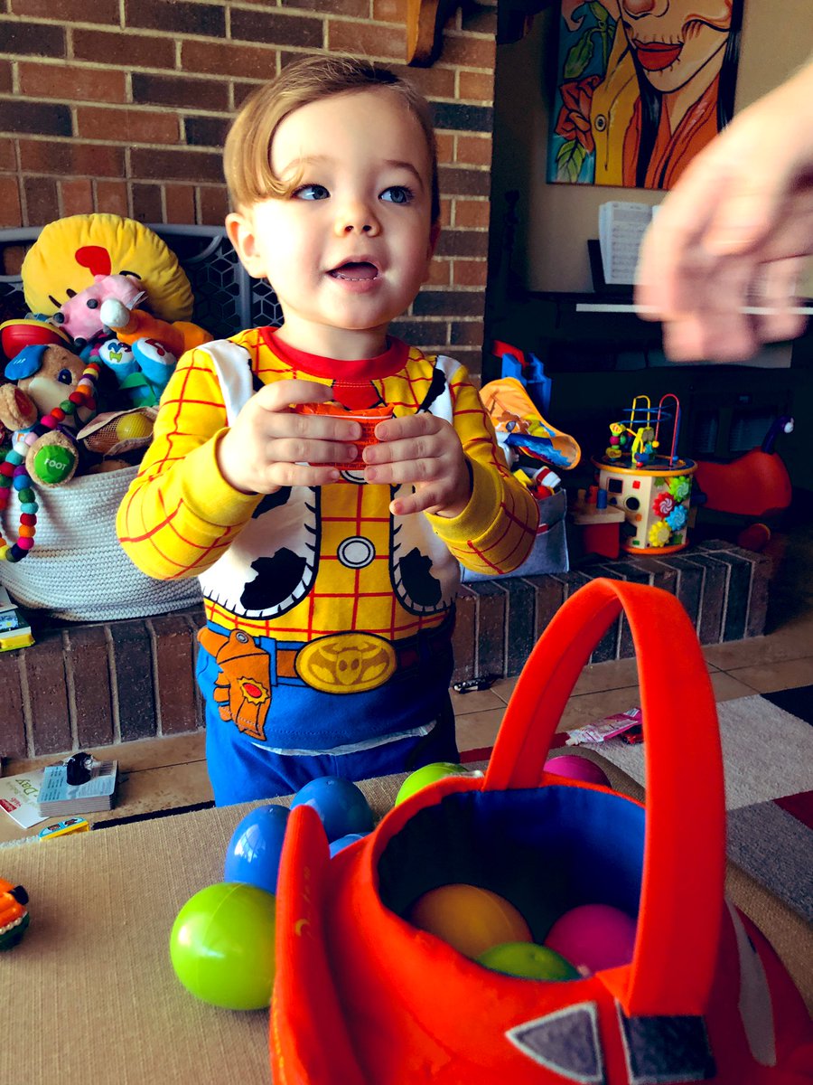 mollyluise's tweet photo. Successful (and adorable) #atheisteaster! 😆💕🐰🐣 https://t.co/Q1ys5XrKxg