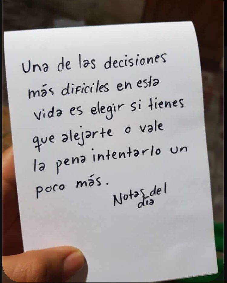 Mey_30520's tweet photo. La vida es muy difícil, no siempre recibes lo que das, solo el tiempo te dirá. https://t.co/6PjIcB6FjC