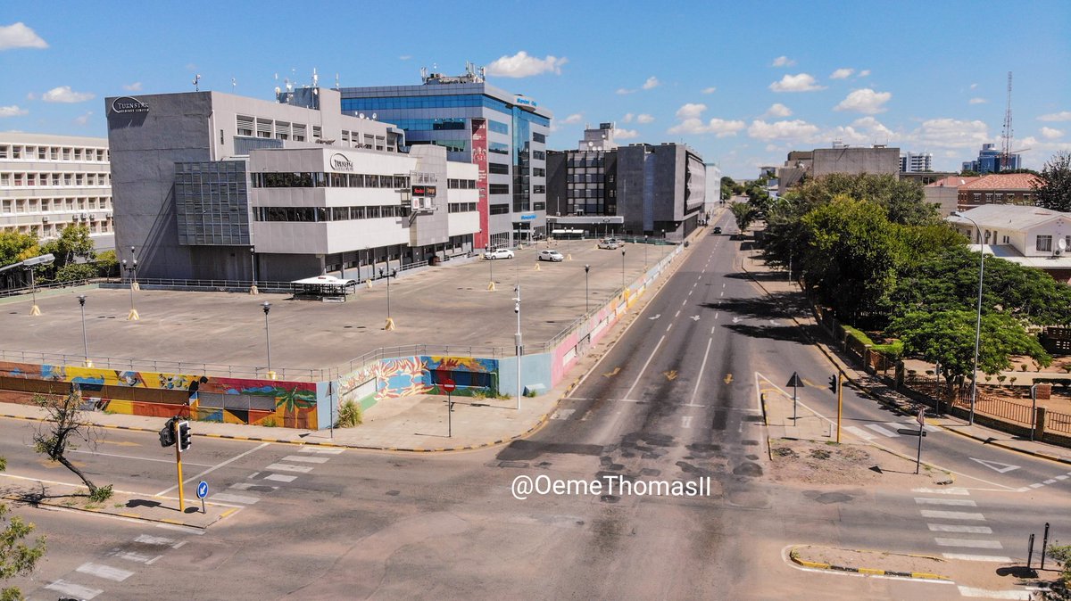 SparksThomasII's tweet photo. Day 10 of 28 of lockdown by Main mall.
#LockdownBotswana #LockdownFiles #COVID19 #StayHomeSaveLives https://t.co/g7AXPCJnjh