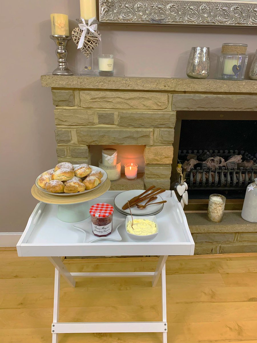 ChristallaJ's tweet photo. The kids were feeling peckish...evening tea time me thinks #sconetime @Mood4FoodED https://t.co/3Bym4uoIn0