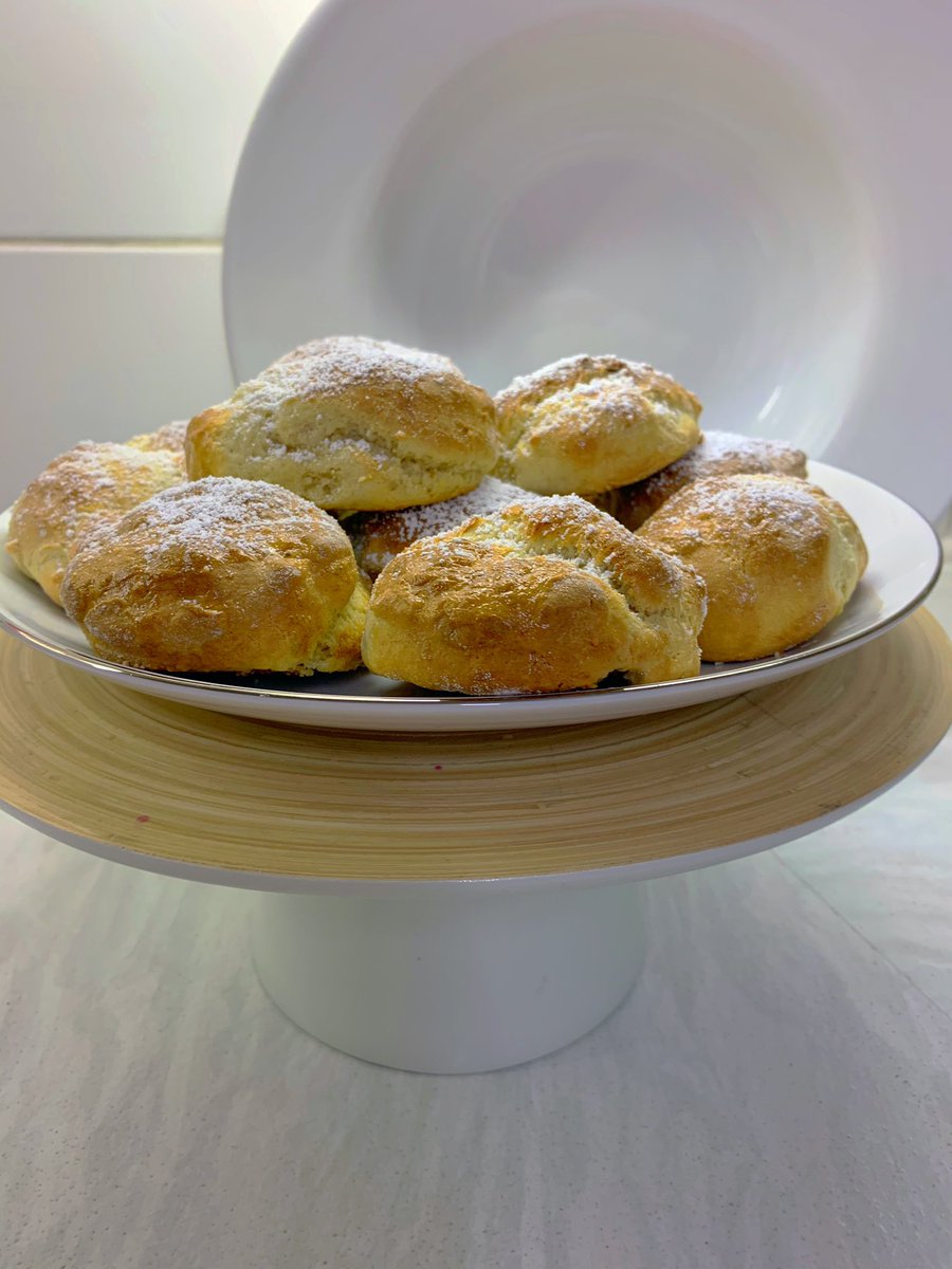 ChristallaJ's tweet photo. The kids were feeling peckish...evening tea time me thinks #sconetime @Mood4FoodED https://t.co/3Bym4uoIn0