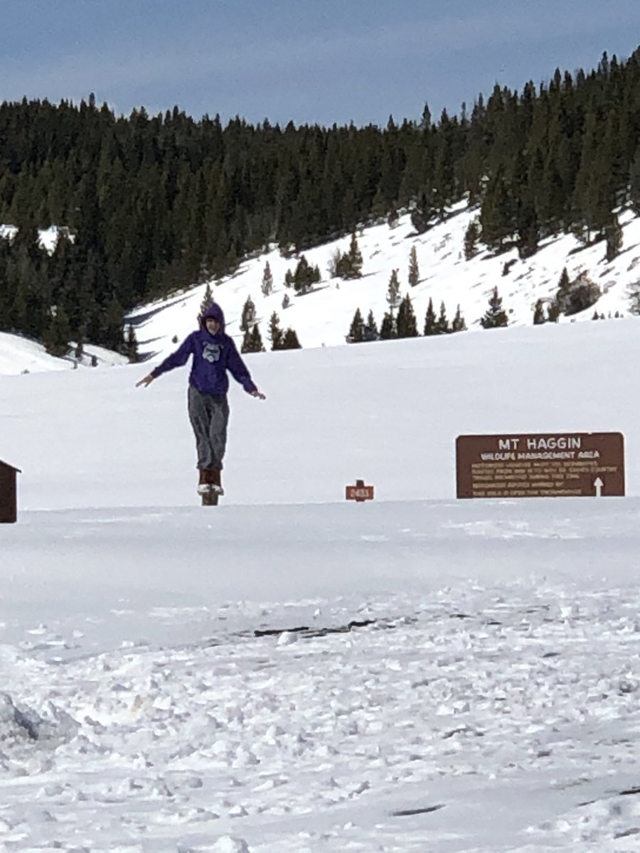 jokerrjk's tweet photo. It’s not really hard to social distance in Montana😊 #406Feet https://t.co/Nm1BGPSowP