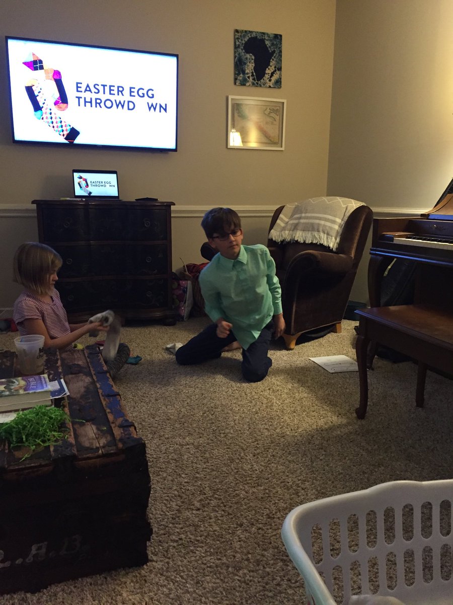 NicSchrie29's tweet photo. Easter Egg Throwdown!! #EasterJam2020 https://t.co/dYYqbaErRY