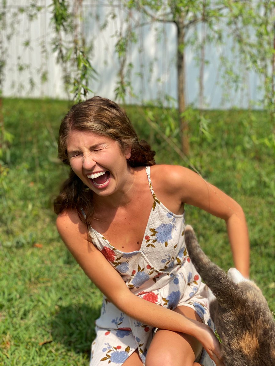 she hates me and growled the entire time, but hey, Happy Easter!!