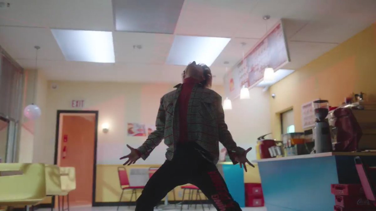 hoshi said they changed the choreo on this part bc it looked like jun was going super saiyan