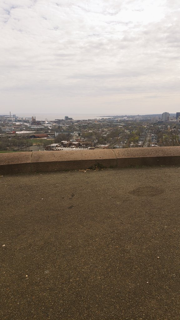 mahesh_maidsh's tweet image. Amazing weather to bike #eastrock #newhaven. Happy to see people #SocialDistancing  !!