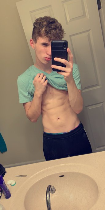 Was gonna do a little comparison of waking up vs getting ready for the day but this corona hair isn&rsquo;t