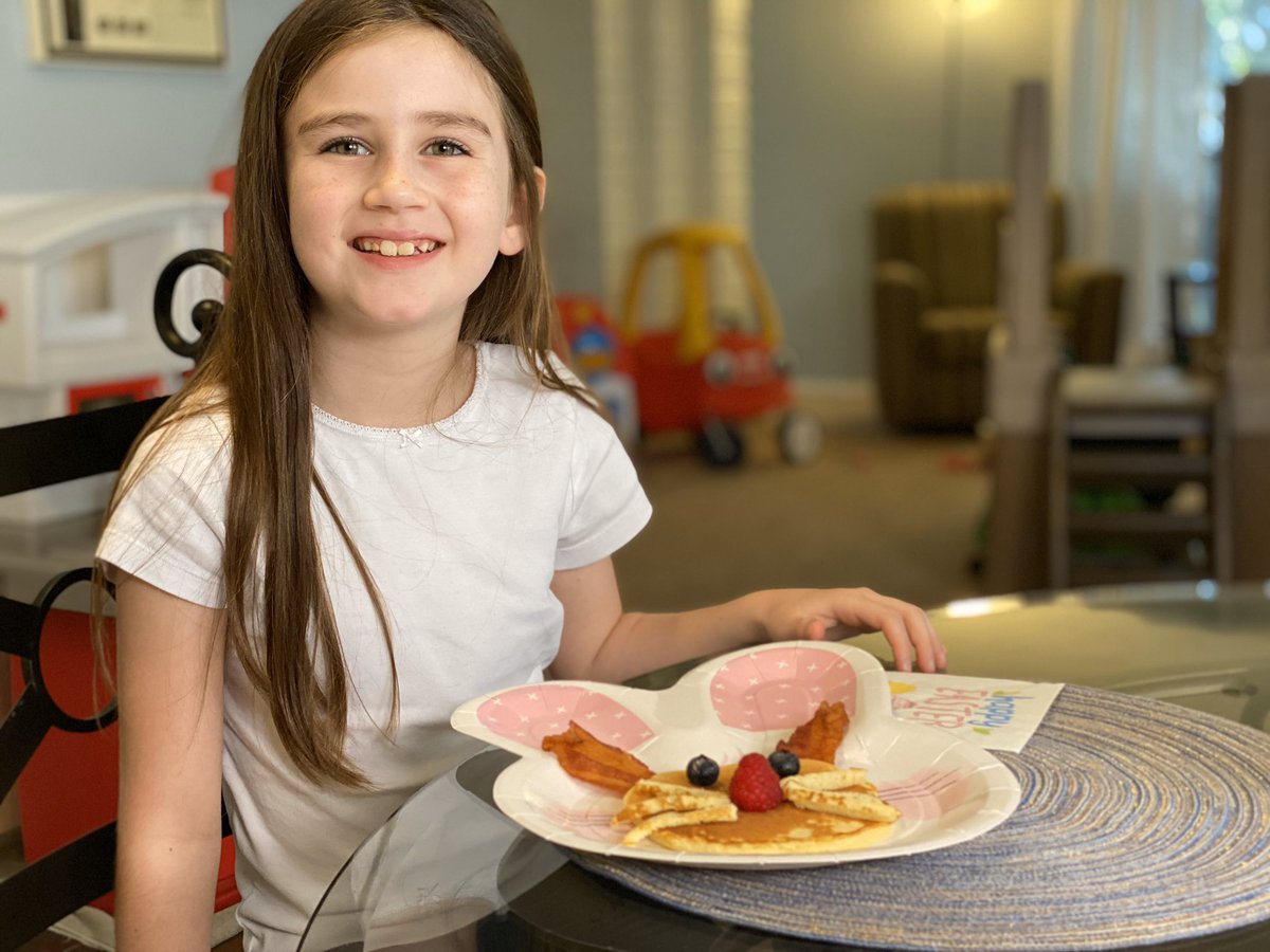 WendyHCastillo's tweet photo. We made bunny pancakes this morning &amp; Olivia said, “Hey, send that to Ms. Ortega for the family challenge.” Happy Easter, Ms. Ortega!  🐇! @BiselvaOrtega @philbcastillo https://t.co/jmgM5QTuWV