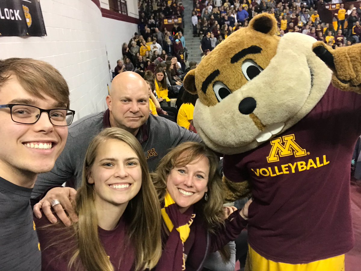 GrotheLeah's tweet photo. @GoldytheGopher Miss you @GoldytheGopher and @GopherVBall!! 🏐❤️ https://t.co/N2hCOl4bvp
