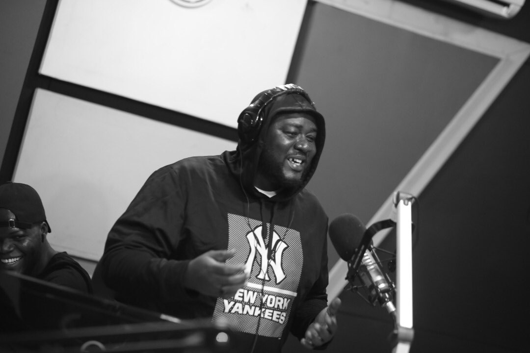 DJLamarGh's tweet photo. @djsliming is at it mennnn #adonkomusicmix #PureCares  @Pure957fm https://t.co/H7KQNlcS0d