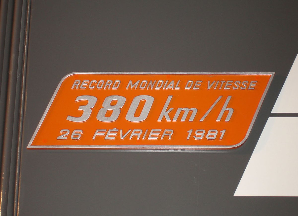 M'en en tout cas, en ce 26 février 1981, le record de vitesse est maintenant de 381 km/h. La aussi j'ai un petit film, ici sur la chaine youtube "rail occitan" pour l'intégration twitter, mais ça se trouve sur open archive sncf sinon.