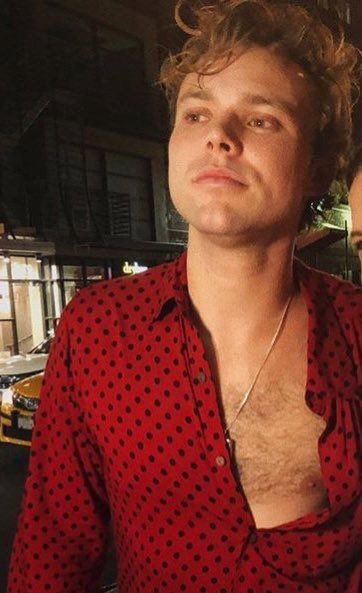 Ashton’s deleted Instagram posts ~a thread~