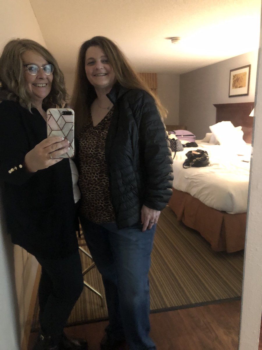 jennakautz's tweet photo. Happy Easter Sharon! Can’t wait to see you again! #QuarantineLifeSucks #IMissYou #SoonBabe https://t.co/x8YcYw9wYe