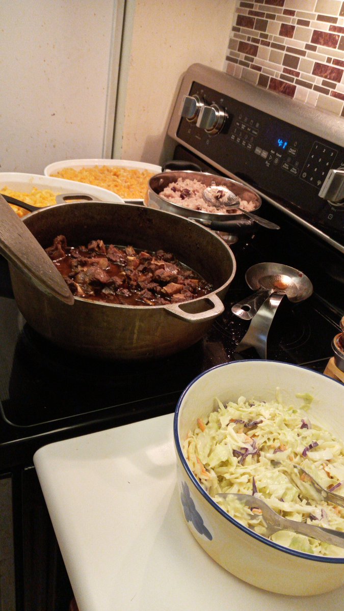 mspencerbahons's tweet photo. Finished cooking Easter dinner. Eating with the quarantined fam then doing door drops for the others.
#Easter #EasterInQuarantine https://t.co/JxzQcRBXVr