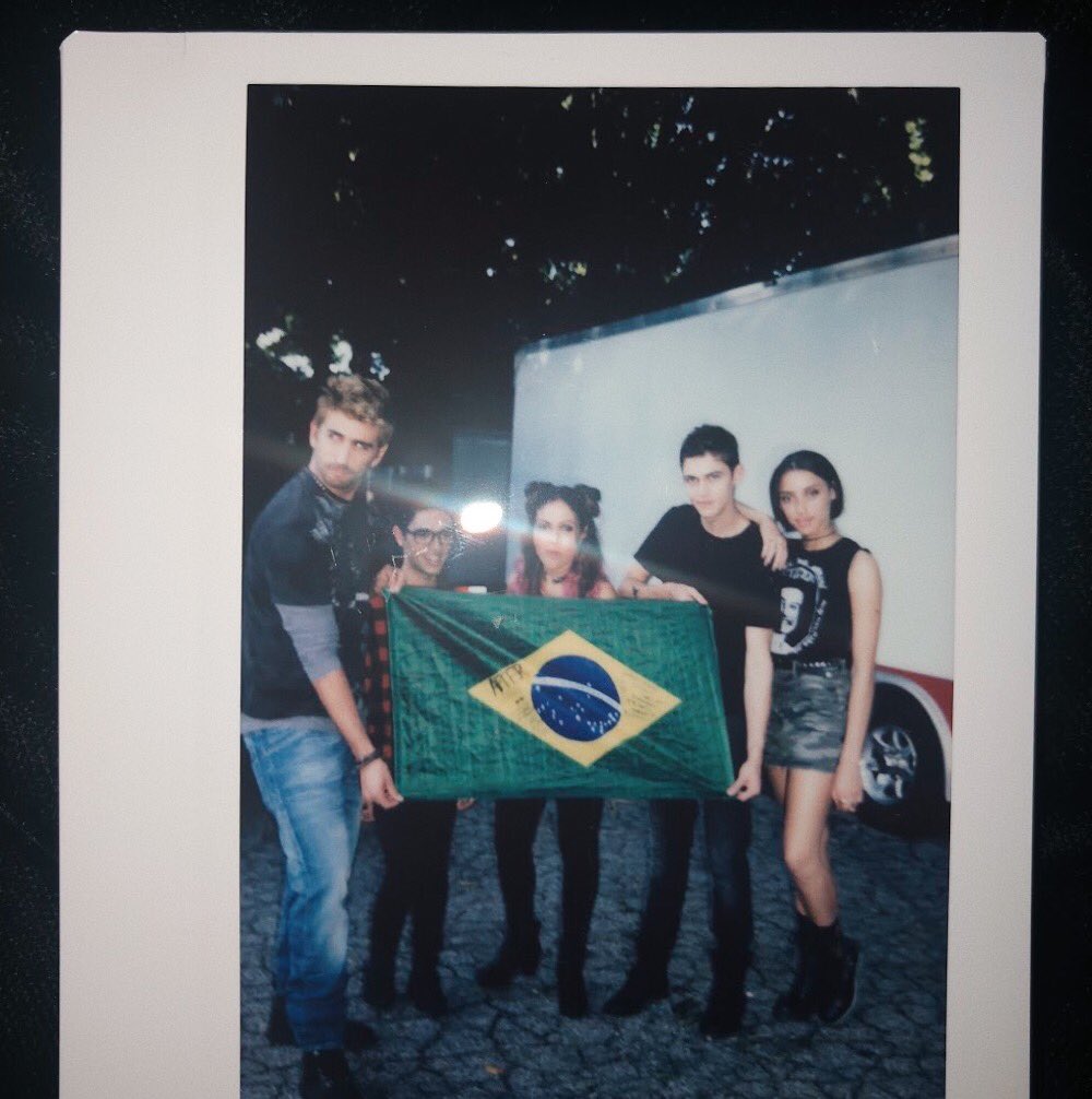AfterBrasil_'s tweet photo. O dia em que eu chorei no set de After e até hoje não consigo acreditar que aconteceu. Vocês foram pacientes, e estiverem comigo por todo esse tempo. Obrigado! 💜 #AfterTurnsOne https://t.co/cdJPaBFTsa